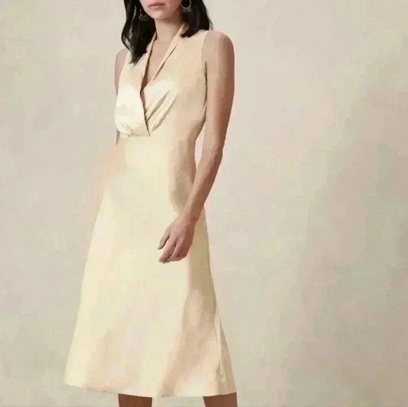 BANANA REPUBLIC SATIN V-NECK KNEE-LENGTH DRESS - Picture 1 of 9